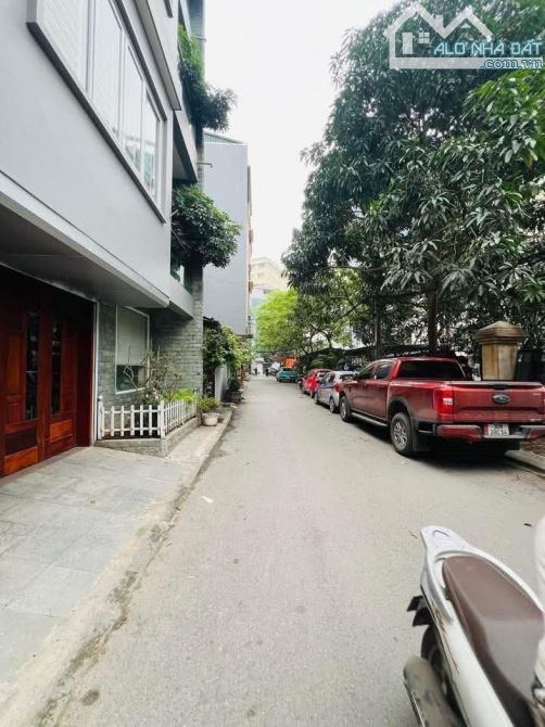 💥PHÂN LÔ - DUY NHẤT phố VIP NGUYỄN CHÍ THANH💥 Ô TÔ VÀI NHÀ 🤑 giá chỉ: 23,5 tỷ 🤑 chuẩn - 1