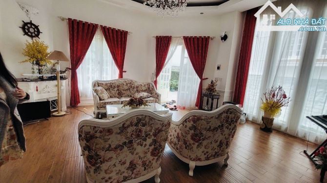 Bán căn biệt thự kiến trúc Pháp 451m2 Tại Hùng Vương P9 Tp.Đà Lạt - 1