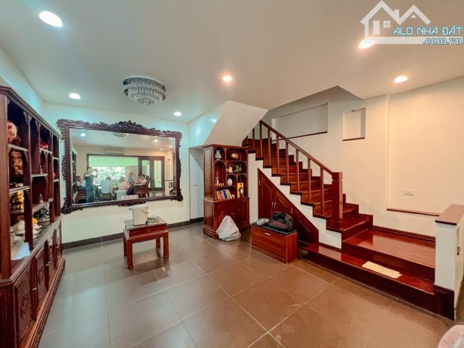 Bán Nhà Lạc Long Quân Tây Hồ-Phân Lô Oto Tránh View Hồ-83m 6 Tầng Mt 5,5m Giá 33,9 Tỷ - 1