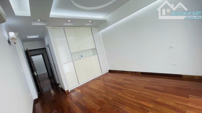 Cần bán nhà gần Ngã Tư Sở ngõ thông, rộng thoáng 63m2*4T, mt 4,5m giá chỉ 11.5 tỷ! - 1