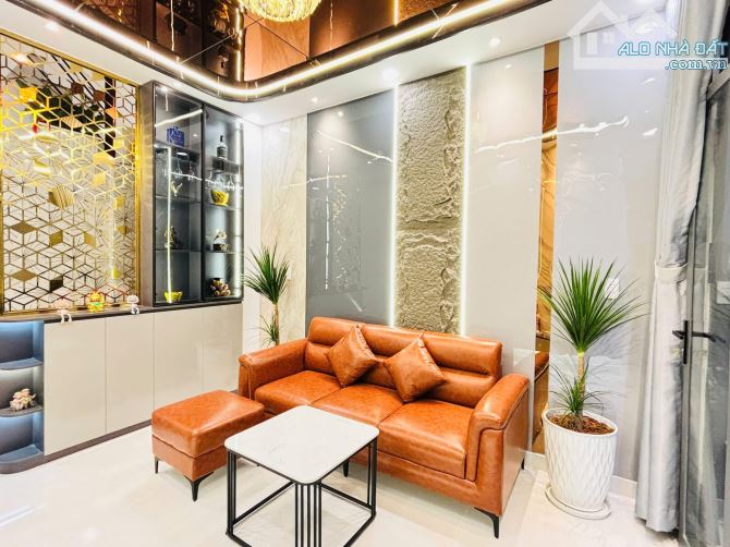Hot!! Chỉ với 3tỉ950 sở hữu ngay nhà Huỳnh Mẫn Đạt,quận 5.Sổ sẵn.Nhà fulll nội thất. - 1