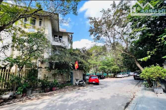 BÁN BIỆT THỰ LÀNG VIỆT KIỀU CHÂU ÂU MỖ LAO 180M2 5T 26M -CĂN GÓC CẠNH VƯỜN HOA - 1