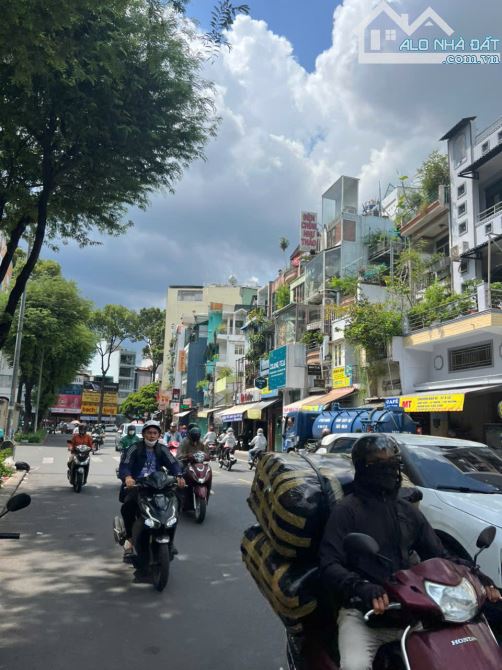 BÁN NHÀ MẶT TIỀN SƯ VẠN HẠNH – QUẬN 10 DT: 5,5x11 KC: 6 Tầng Giá bán: 19,5 Tỷ Tl - 1