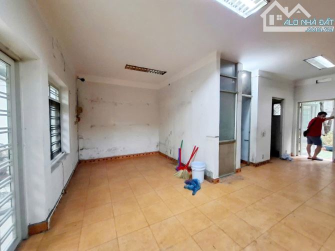 GIÁP QUẬN 1 – 104M² (6x17.1) – TƯƠNG LAI MẶT TIỀN RẠCH XUYÊN TÂM  – CHỈ 14 TỶ TL - 1