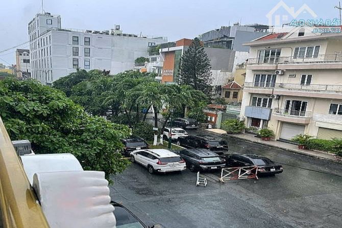 Bán gấp Biệt thự hầm, 6PN, Đào Duy Anh, Gần Coopmart, trường học ! - 1