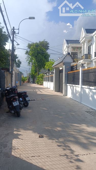 BÁN NHÀ TÂN HIỆP HÓC MÔN- 215M2- NGANG 9,5M- HXT- NHỈNH 4 TỶ - 1