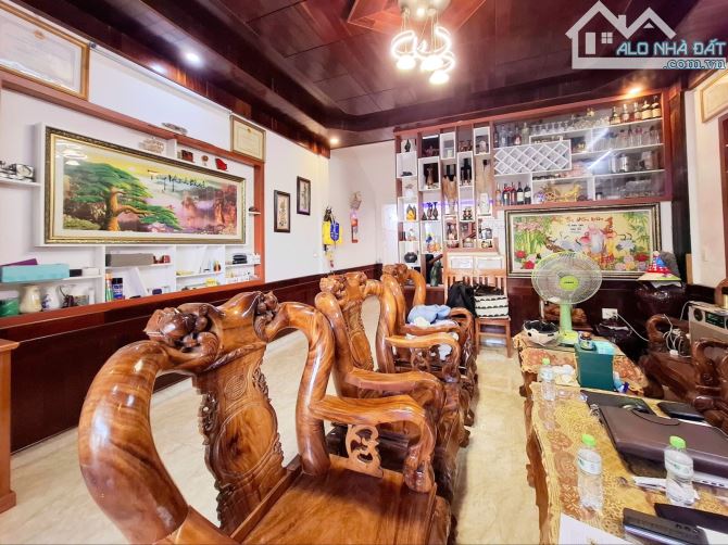 🔥🔥GẤP BÁN - BÁN GẤP🔥🔥  🏡 NHÀ ĐẸP FULL NỘI THẤT 100% GỖ CĂM XE - VỊ TRÍ TIỀM NĂNG - 1