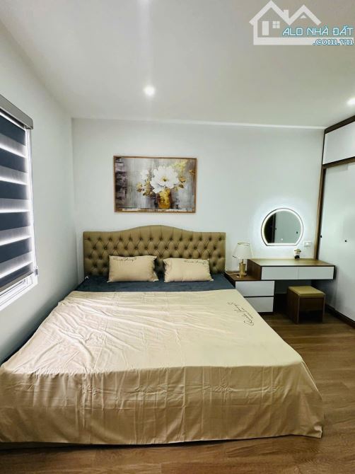 Chỉ 11.8 Tỷ Nhà đẹp Hoàng Ngân, Cầu Giấy. Phân lô* Sát phố* 5m Oto tránh. DT 44m2* 5 Tầng* - 1