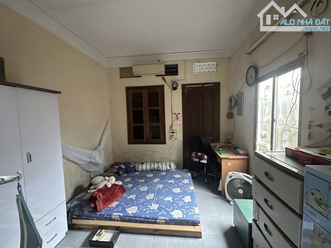 BÁN NHÀ 4 TẦNG CŨ BA ĐÌNH 30M2 MT3,4M NGÕ THÔNG LÔ GÓC 3 THOÁNG GIÁ 5 TỲ - 1