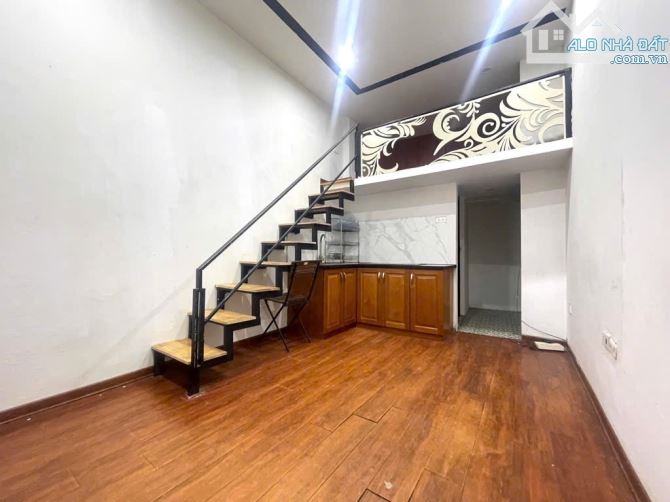 TOÀ CCMN NGUYỄN ĐÌNH HOÀN-82M-36 PHÒNG KK-THANG MÁY-DÒNG TIỀN ỔN ĐỊNH-GIÁ 17.5 TỶ - 1