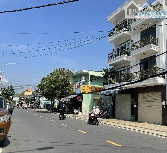 Bán nhà MTKD Nguyễn Hữu Tiến 100m2 ngang 5m 3 lầu view GÓC KD sầm uất ngay KCN 16.5 tỷ. - 1