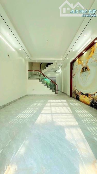 Nhà 3 tầng xây mới ngõ to đường Kênh ô tô đỗ cổng - 1