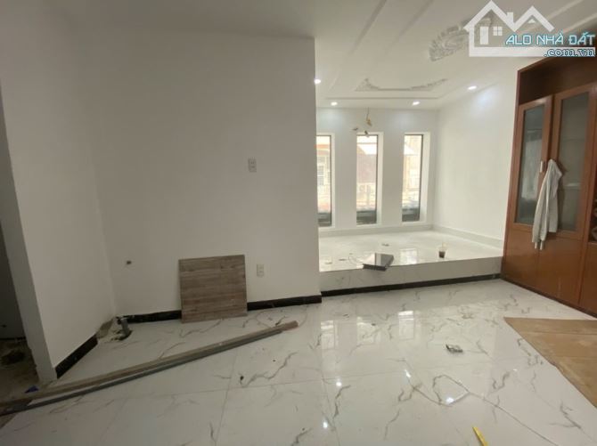 Bán nhà nở hậu Nguyễn Phúc Chu, P15, Tân Bình.71m2 x 5 tầng - 4 x 18 . Giá 7.68 tỷ TL - 12