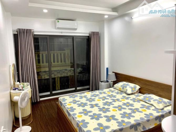 Nhà đẹp Minh Khai, ngõ thông nông 3m, ra Phố 60m, kdoanh, full đồ, 45m2. Giá 11 tỷ - 12