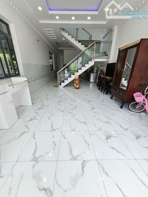 Nhà phố sân vườn đẹp gần chợ Xóm Vắng và Vincom550 Tp. Dĩ An - 14