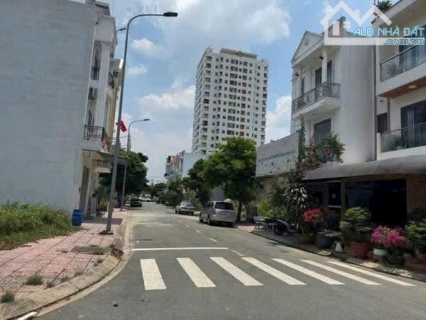ĐẤT KHU DÂN CƯ PHÚC ĐẠT GẦN BX TÂN ĐÔNG HIÊP, DĨ AN, DT 60M2 , ĐUONG NHỰA 7M THÔNG, 2.6 TỈ - 2