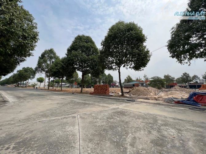 ĐẤT NGỘP NGAY MẶT TIỀN ĐƯỜNG D16 NHỰA 16M, PHÍA SAU TTHC BÀU BÀNG, CHỈ 890TR - 2