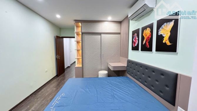 BÁN NHÀ ĐẸP NGUYỄN VĂN CỪ – 40M² NHỈNH 6 TỶ – Ô TÔ ĐỖ CỔNG ,10M Ô TÔ TRÁNH - 2