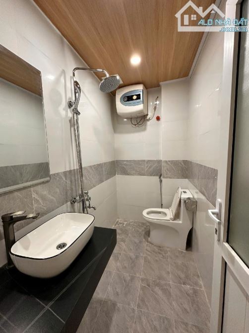 NHÀ RỘNG ĐẸP- 40M2-CÁCH ĐƯỜNG QUANG TRUNG 10M-HÀ ĐÔNG 6.9 TỶ - 2