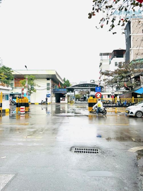 NHÀ ĐẸP - LÔ GÓC- SÁT PHỐ - NHIỀU TIỆN ÍCH - AN SINH LÝ TƯỞNG- THANG MÁY - 2