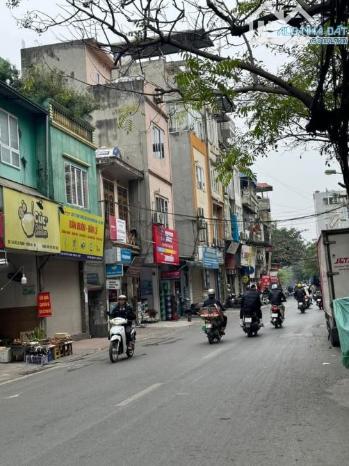 MẶT PHỐ ĐÊ LA THÀNH – 84m² – 2 MẶT THOÁNG – CÓ GPXD 7 TẦNG 1 HẦM – CHỈ 29 TỶ - 2