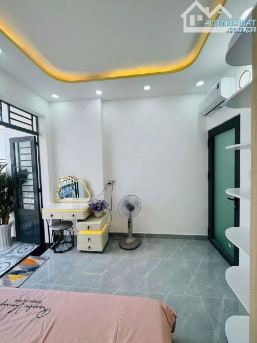 🌹Nhà rẻ Nguyễn Trọng Tuyển Tân Bình ,diện tích 4,7 nở hậu 5,3 X 11, với 2 lầu BTCT - 2
