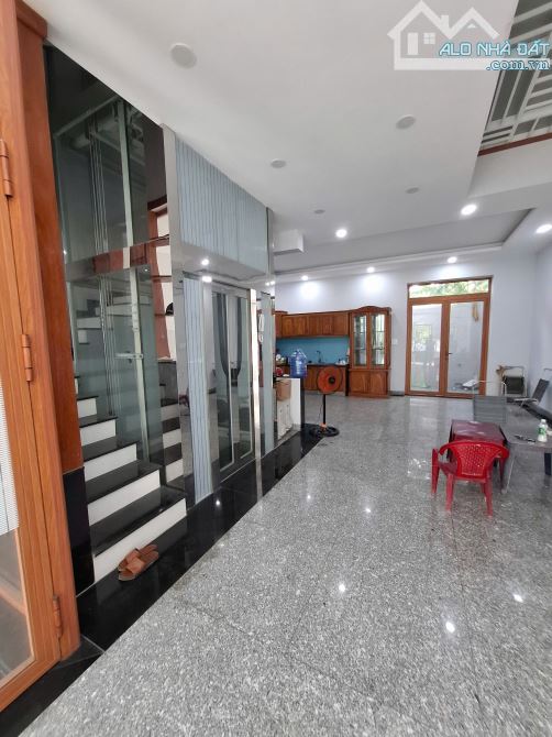 Bán nhà mặt tiền đường 68 Cát Lái Quận 2 giá 14 tỷ - 2
