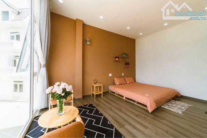 Bán Gấp Khách Sạn Trung Tâm P2 Đã Hoàn Công 7 Phòng Đều Có View Đẹp Đường Ô Tô 5m - 2