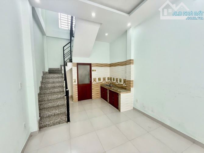 NHÀ 3 TẦNG HẺM XE HƠI - SỔ NỞ HẬU TÀI LỘC Nguyễn Bỉnh Khiêm phườbg 1 Gò Vấp giá 6ti 45 Nhà - 2