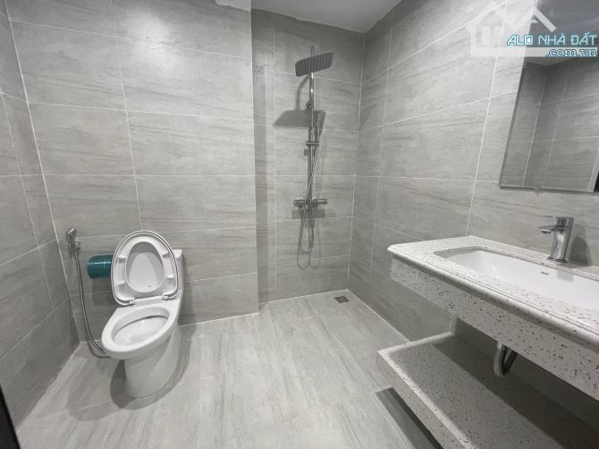 PHÂN LÔ - Ô TÔ TRÁNH - 6 TẦNG THANG MÁY - LÔ GÓC 2 MẶT THOÁNG - CÁCH PHỐ 50M - TT QUẬN TH - 2