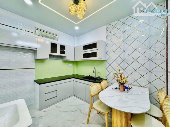 Mua nhanh căn nhà đẹp 58.8m2 ngay Tạ Uyên, Quận 11. Giá: 3 Tỷ 120. SHR, tiện di chuyển - 2