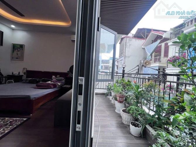NHÀ 68M2 - NGANG 5.1 - THIẾT KẾ ĐẸP, NGAY CẦU CHUI, ĐƯỜNG LÝ SƠN, NGÕ THÔNG, Ô TÔ QUA NHÀ - 2