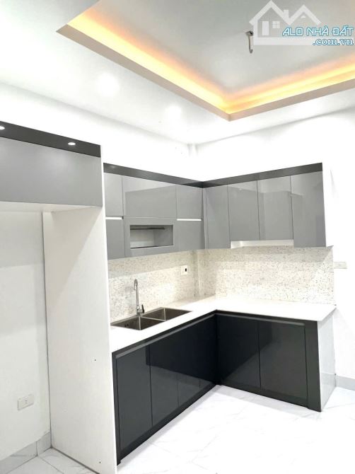 BÁN NHÀ 4 TẦNG KỲ BÁ TP THÁI BÌNH DT 40m 4 TẦNG GIÁ NHỈNH 2 TỈ - 2