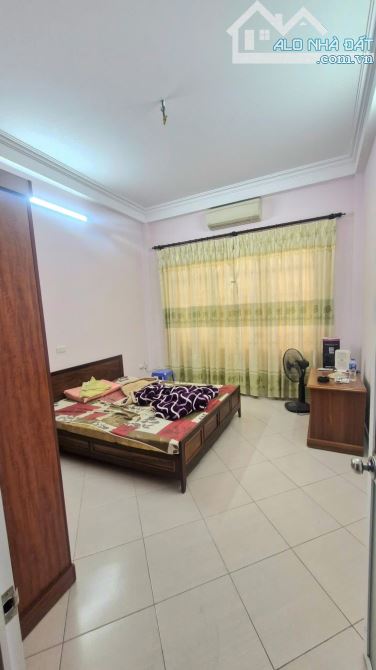 Bán Nhà Lạc Long Quân - Tây Hồ - Nhà Đẹp Giá Rẻ - 45Mx4 Tầng Nhỉnh 8 Tỷ - 2