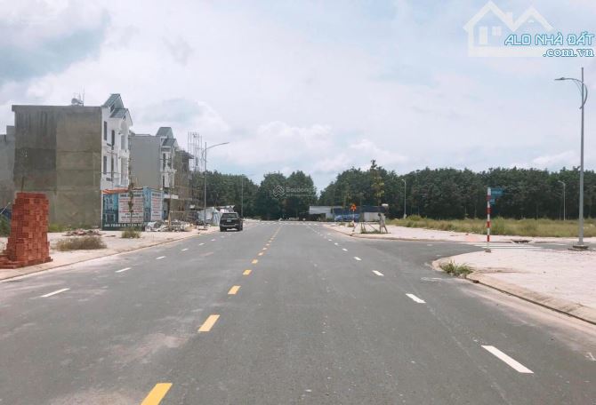 BÁN LÔ ĐẤT CHỦ NGỘP BANK 2TỶ3 NGAY KHU TDC LỘC AN 125m2 - MT ĐƯỜNG N25, SHR - 2