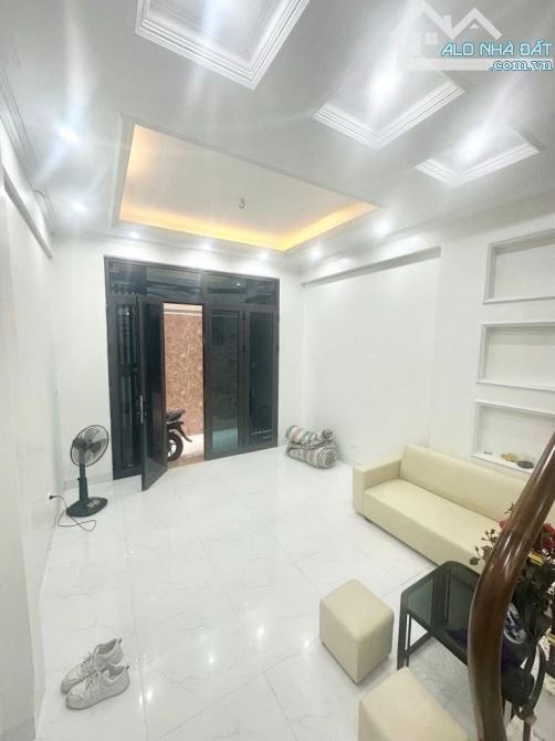 BÁN NHÀ ĐƯỜNG LÁNG – 38m² x 5 TẦNG – GIÁ CHỈ 10.2 TỶ - 2