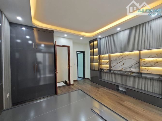 🧲 SỐC !!! CẮT LỖ BÁN NHÀ 5 TẦNG NGAY PHỐ LỤA 🧲 - 2