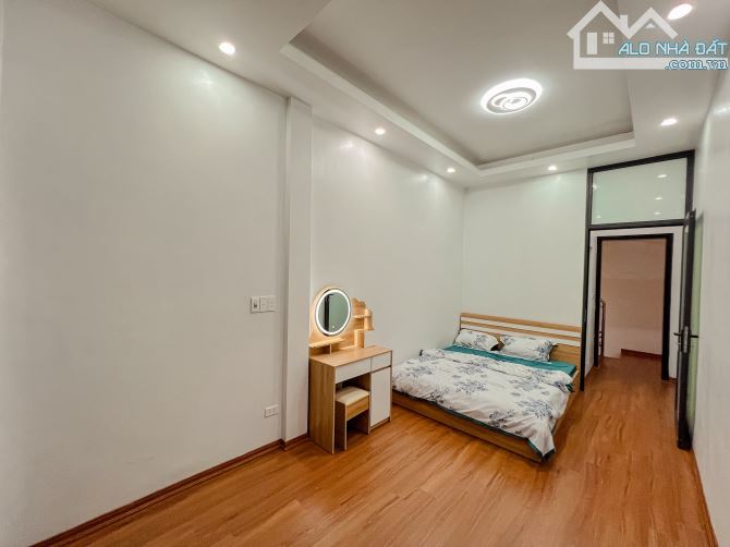 BÁN NHÀ TÔN ĐỨC THẮNG ĐỐNG ĐA 40m 5T Mt 3.5m GIÁ 6.8 TỶ NGÕ THÔNG KINH DOANH. - 2
