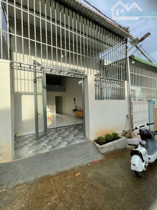Nhà B2 Phạm Ngũ Lão - Ngay Gần Chợ Châu Sơn | Giá Chỉ 1 Tỷ 590 - Cạnh Trung Tâm Phố ! - 2