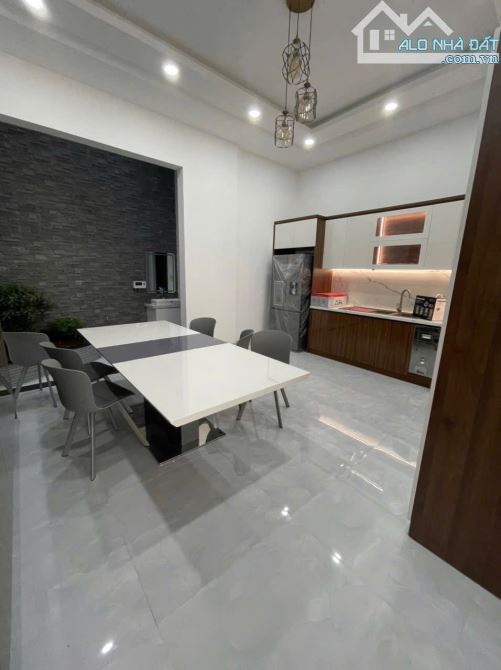 Nhà 3 lầu mặt tiền Trần Phú - 5.5x20 giá 5tỷ5 - 2