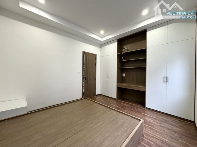 Bán nhà nguyễn văn cừ 37m 5 ngủ chỉ 6.2 tỷ 30m ra mặt phố 5p sang nội thành - 2