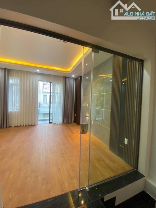 Bán nhà 4 tầng thang máy xịn sò tại Hồ Đá, Sở Dầu, Hồng Bàng - 2