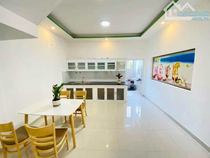 Căn nhà trống, mua xong dọn vào ngay Minh Phụng, Quận 6. DT: 57.2m2 / 2 Tỷ 480tr . SHR - 2
