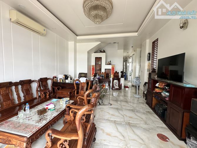 NHÀ MẶT TIỀN NGUYỄN DU VIEW SÔNG HẬU NGAY TRUNG TÂM GIÁ CỰC TỐT. - 2