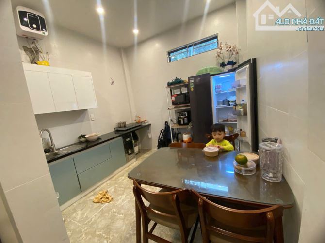 CHỈ HƠN 7 TỶ CÓ NGAY NHÀ Ô TÔ ĐỖ CỬA, Ở LUÔN, NGÕ THOÁNG, ĐẦY ĐỦ TIỆN ÍCH DT 35M2 - 2