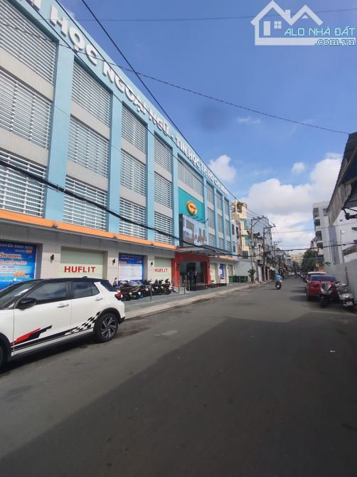 Bán nhà mặt tiền đường Trần Triệu Luật, chợ Tân Bình. 77.5m2 3 tầng đẹp. 15.8 tỷ - 2