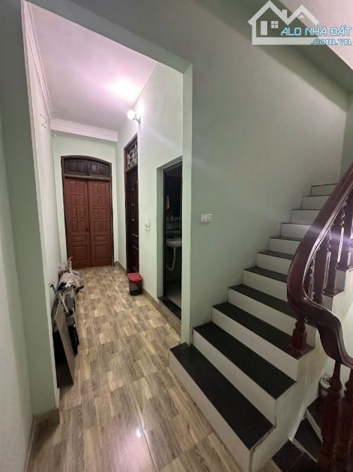 Bán nhà Thanh Nhàn 50m2 4 tầng , ngõ rộng ba gác đỗ cửa.Giá 8,15 tỷ - 2