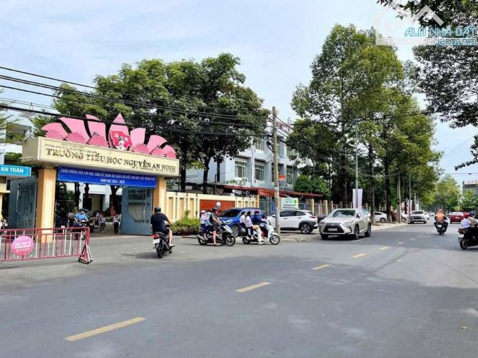 Bán nhà mặt tiền 300m2 Trương Định, Tân Mai, Biên Hòa, Đồng Nai, giá 28 tỷ 500. - 2