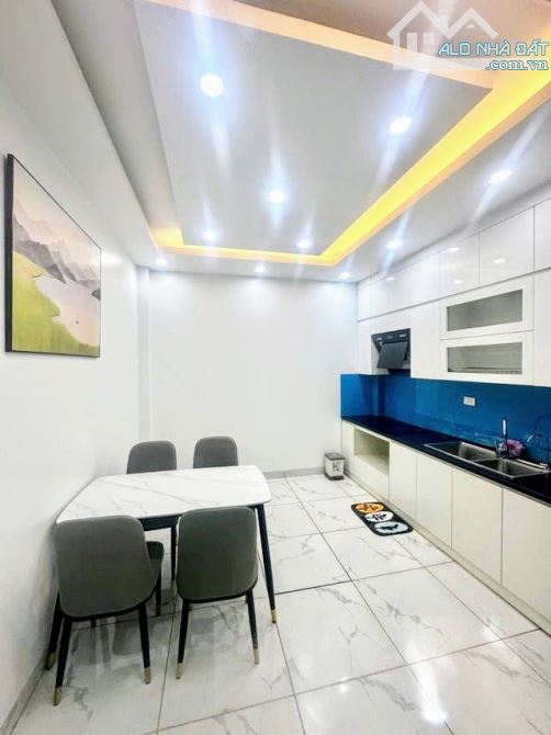 BÁN HÀNG SIÊU ĐẸP NGỌC THỤY-KINH DOANH- THOÁNG TRƯỚC SAU  DT44m-4 tầng- MT 3.52m- Giá 9.2T - 2