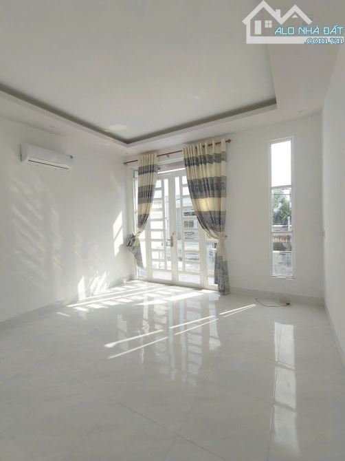 Bán nhà trệt lầu trục chính hẻm 388 Nguyễn Văn Cừ - 2